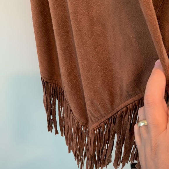 Democracy tasseled faux suede vest polyester and spandex light opening - Picture 7 of 9